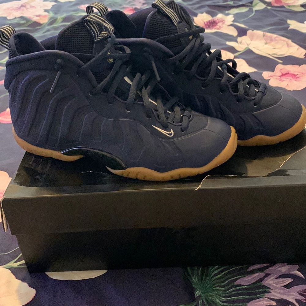 Nike sneakers navy blue